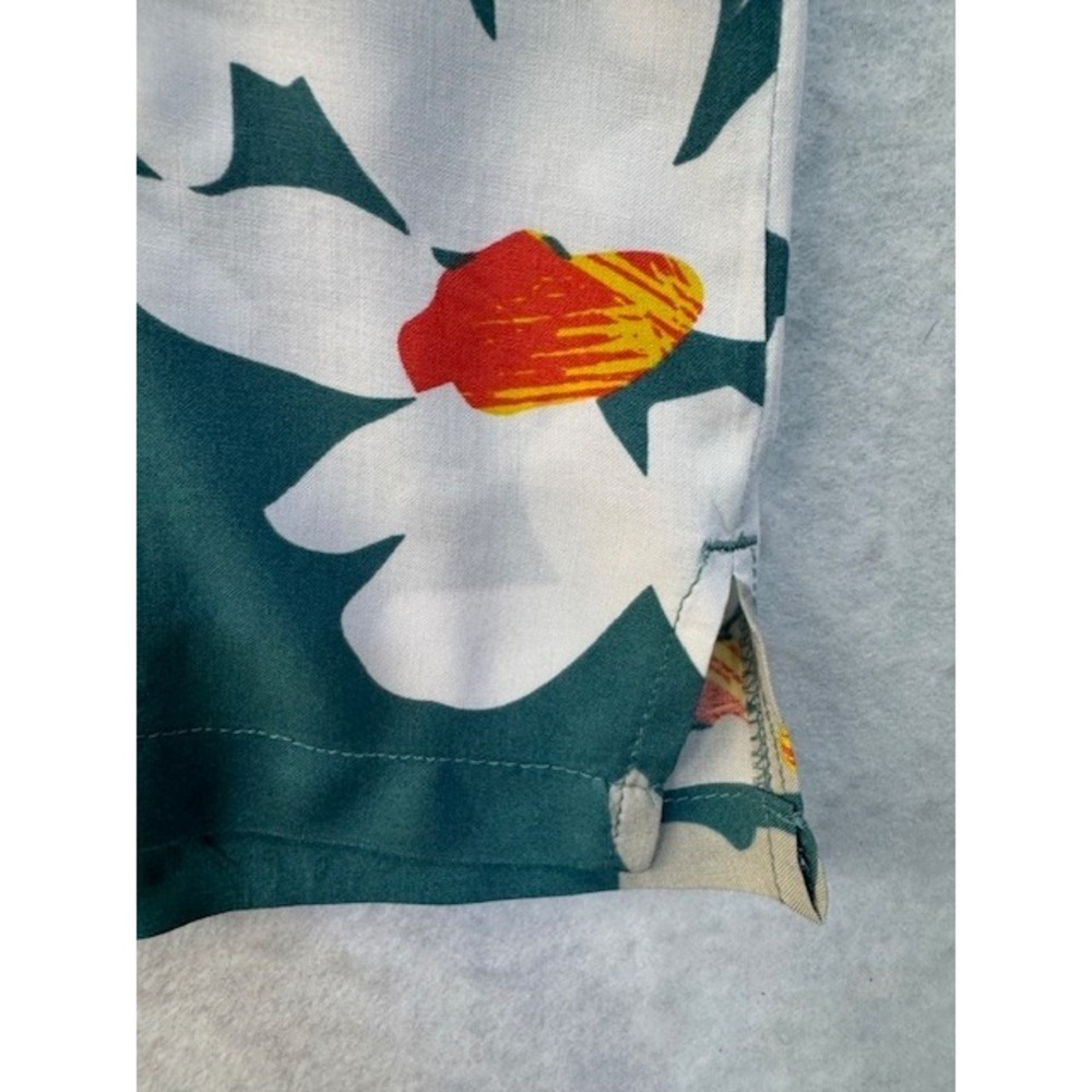 NEW Short Sleeve Button Down Shirt Mens MED Hawaiian Daisies Flowers Floral - Picture 4 of 6